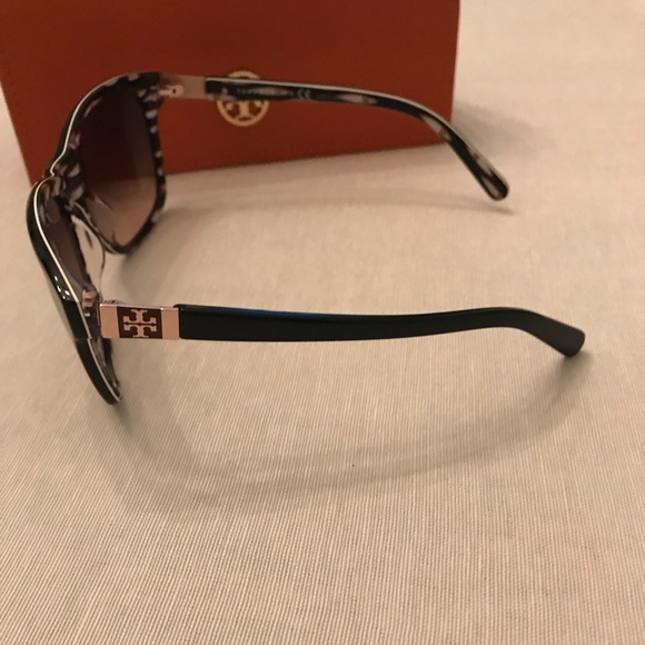 Black Tory Burch Sunglasses - Picture 2 of 5